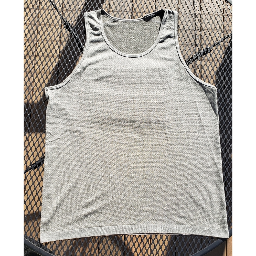 Lululemon grey herringbone metal vent tank xl